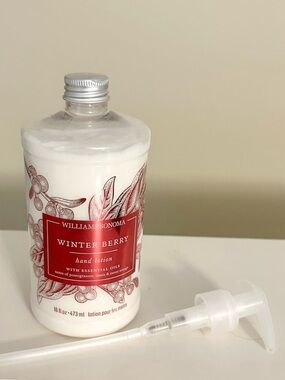 Williams Sonoma Winter Berry hand lotion